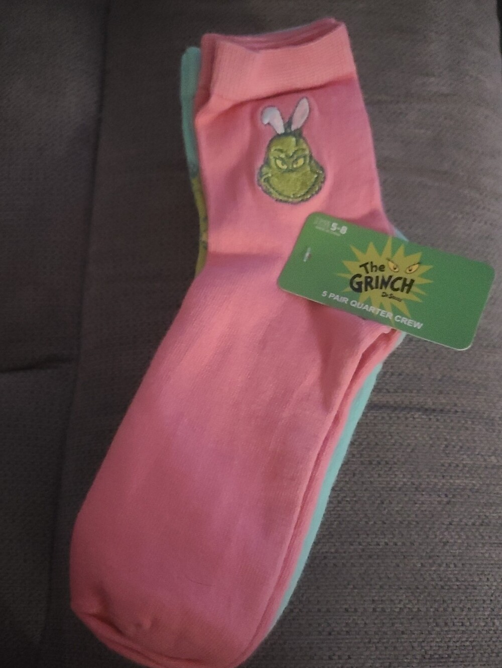 The Grinch 5 Pairs of Socks, NWT